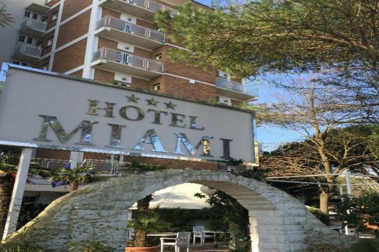 Hotel Miami Лідо-ді-Савіо Екстер'єр фото