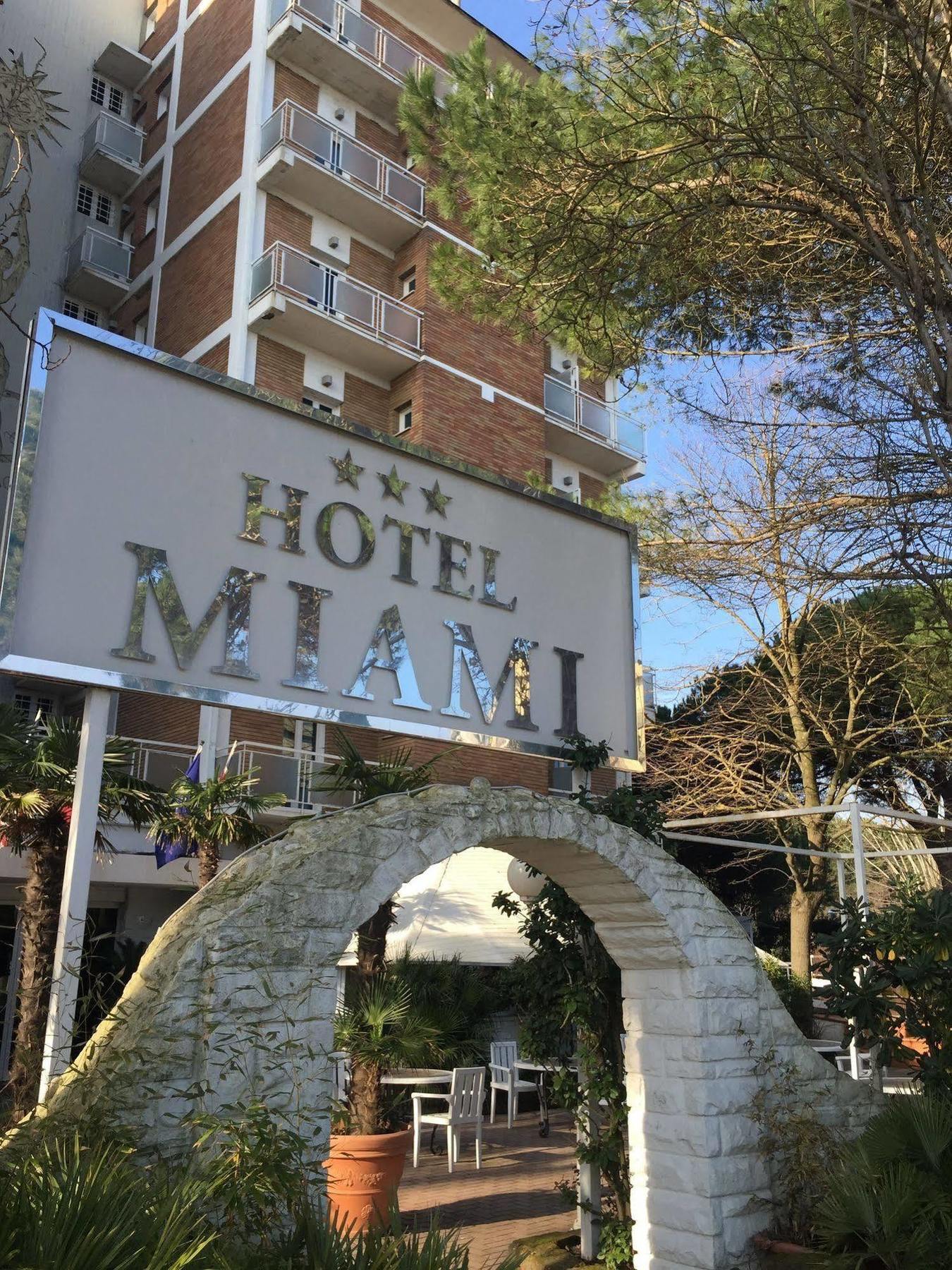 Hotel Miami Лідо-ді-Савіо Екстер'єр фото